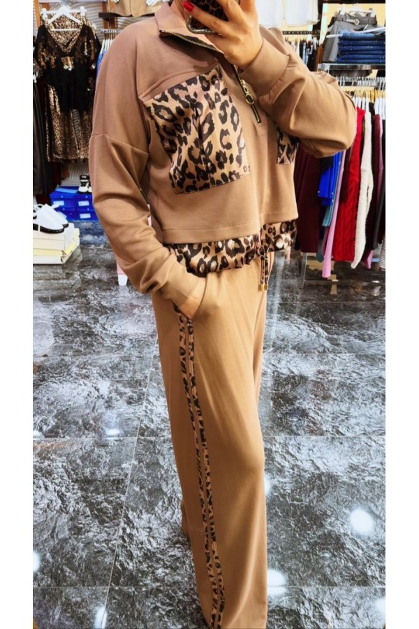 Leopar Detaylı Eşofman Takımı.