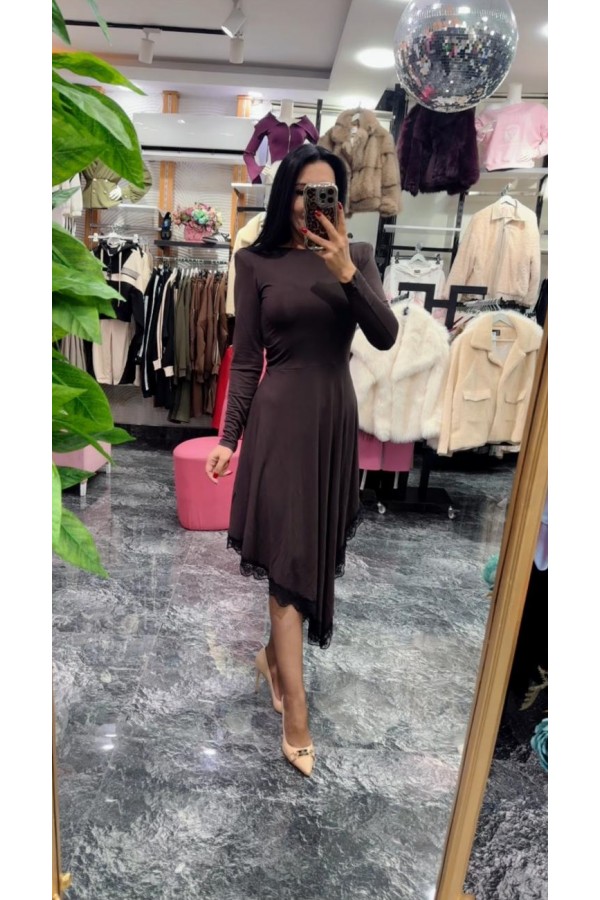 Dantel Detaylı Elbise