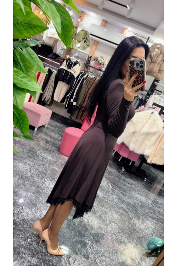 Dantel Detaylı Elbise