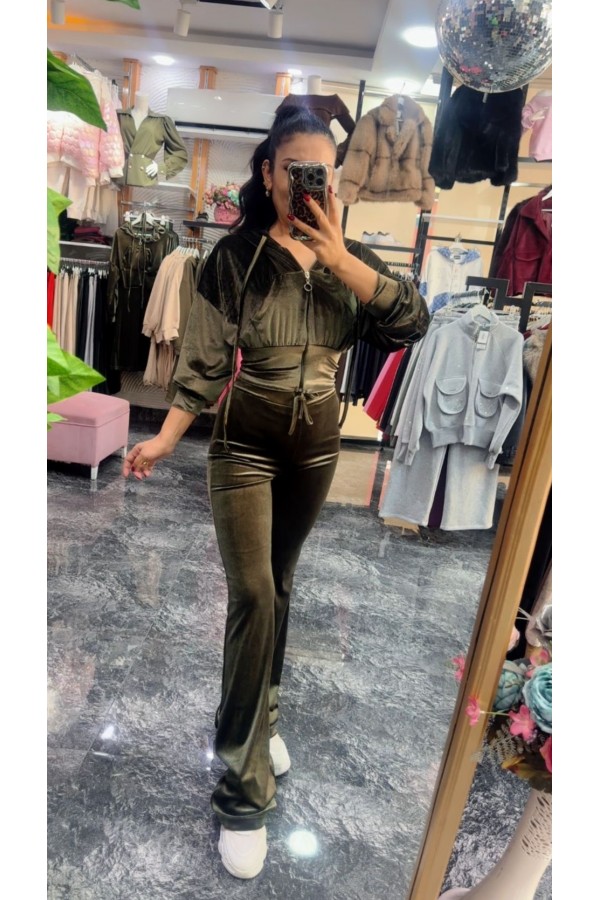 Üçlü Kadife Takım