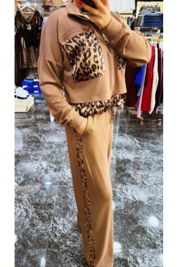 Leopar Detaylı Eşofman Takımı.