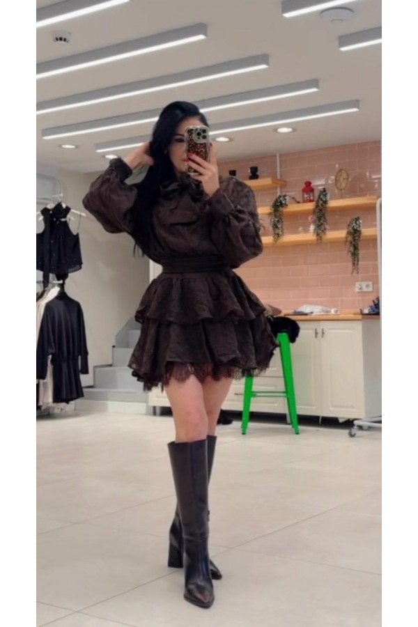 Dantel Detaylı Elbise